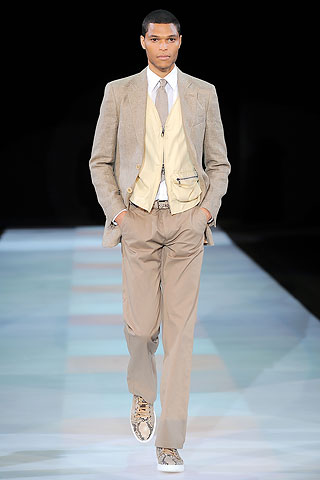 Giorgio Armani / - 2010